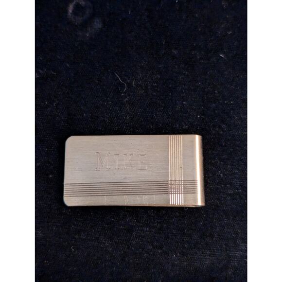 Vintage 'Mike' Engraved Gold Tone Money Clip - Picture 4 of 4